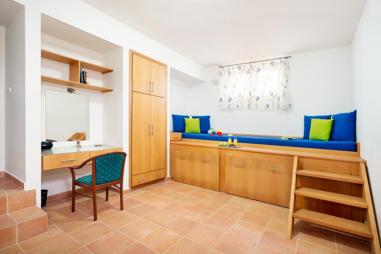 Beachfront Villa Turquoise With Private Pool, Bbq And Ping Pong Table Chania  Exterior photo
