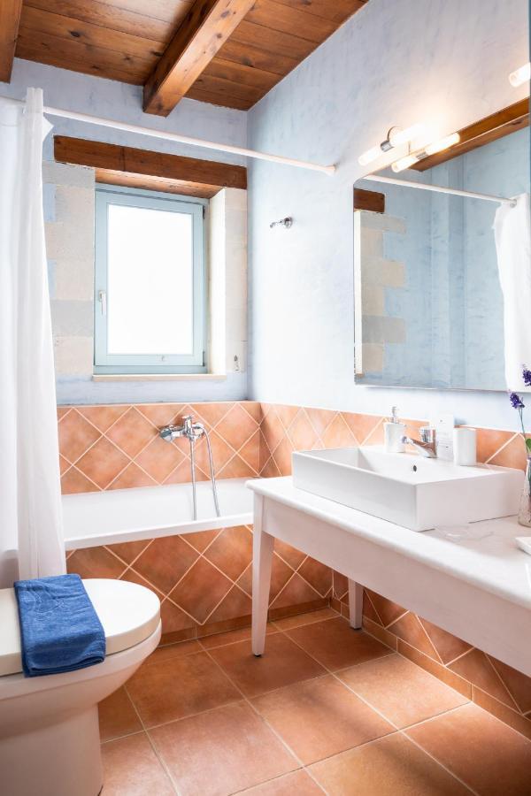 Beachfront Villa Turquoise With Private Pool, Bbq And Ping Pong Table Chania  Exterior photo